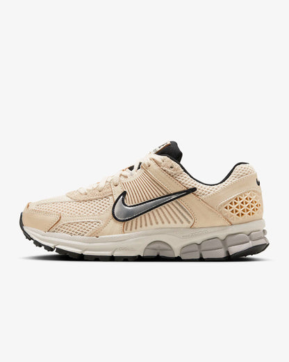 Nike Zoom Vomero 5 "Pearl White/Light Bone/Light Iron Ore/Chrome"