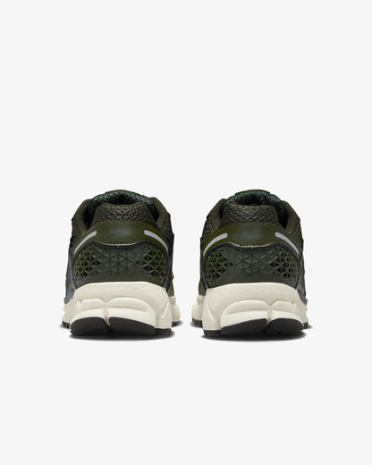 Nike Zoom Vomero 5 "Cargo Khaki/Sail/Metallic Silver/Sequoia"