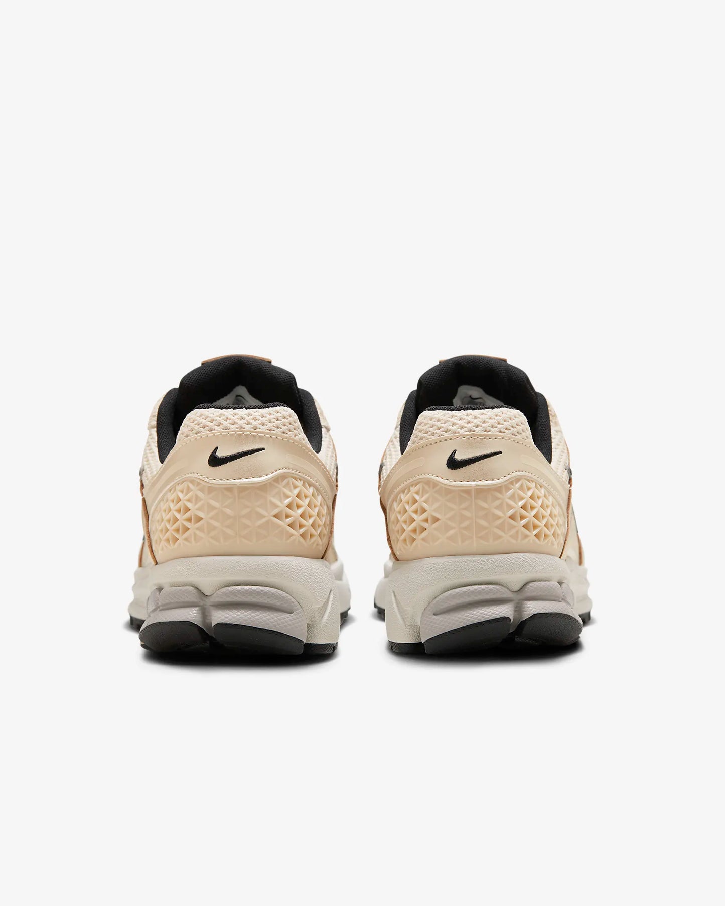 Nike Zoom Vomero 5 "Pearl White/Light Bone/Light Iron Ore/Chrome"